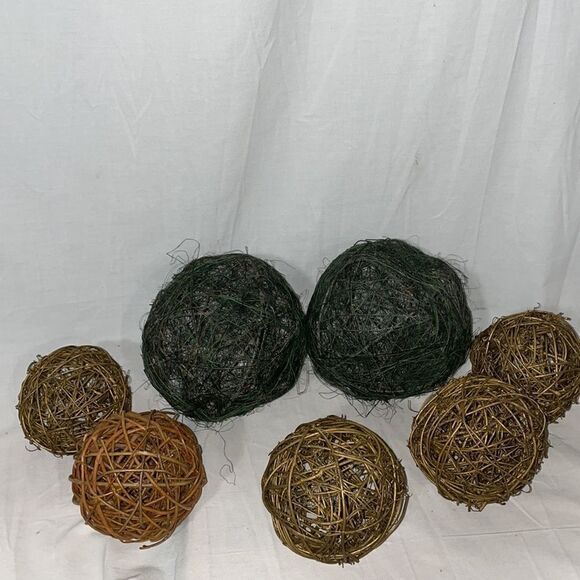 Wicker wire accent severed - Picture 2 of 5